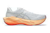 LANÇAMENTO - Tênis de Corrida Asics Novablast 6 - Branco / Laranja - Feminino