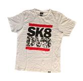 Camiseta Masculina DVS SK8 Street Vibes – Branca