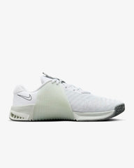 Tênis de Cross Nike Metcon 9 - Branco / Prata - Unissex