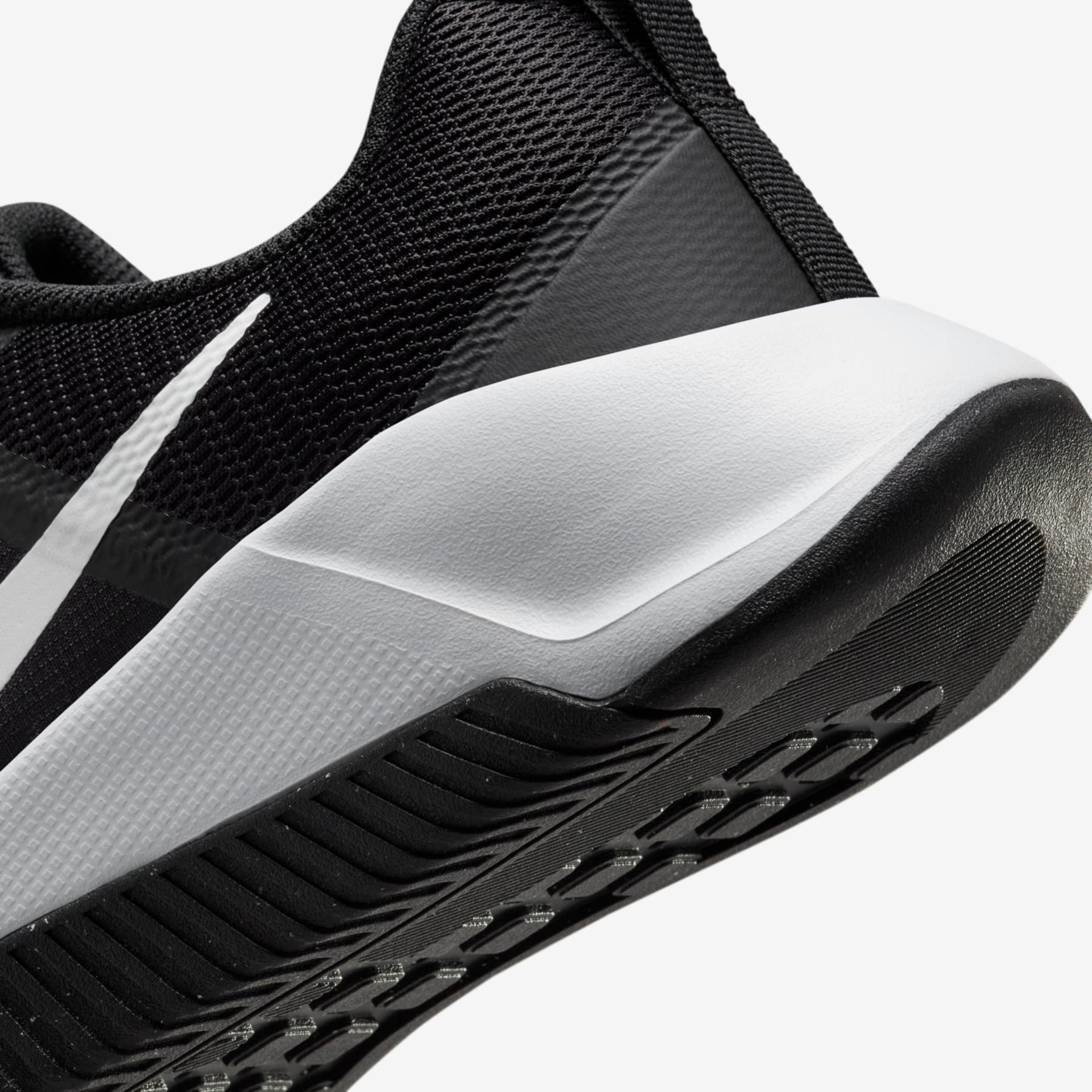 Tênis de Corrida M Nike MC Trainer 3 - Preto / Branco - Unissex