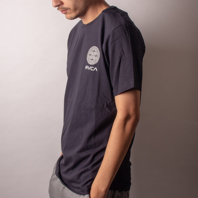 Camiseta RVCA Pin Clube - Preto